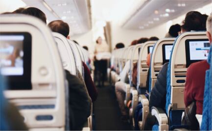 Esta aerolínea dejará de limpiar los reposabrazos entre un vuelo y otro