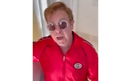 Elton John muestra una vez más que es fan de BTS