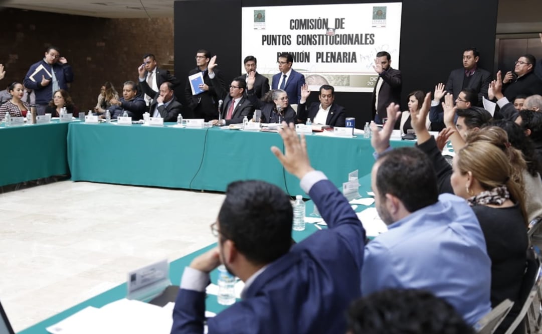 Votación de la Comisión de Puntos Constitucionales (AGUSTÍN SALINAS. EL UNIVERSAL)