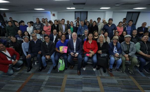 Héctor De Mauleón charló con suscriptores de EL UNIVERSAL sobre la censura a la prensa en México. | Foto: Fernanda Rojas.