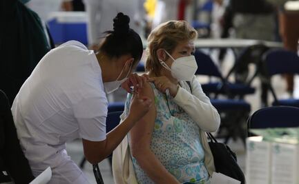 En tercer día, CDMX vacuna a 25 mil 290 adultos mayores en Iztacalco, Tláhuac y Xochimilco