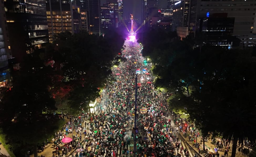 El Ángel de la Independencia se llena de ilusión con la victoria de México sobre Corea del Sur 