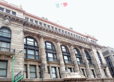 Banqueros arropan a Banxico por "ley Monreal"