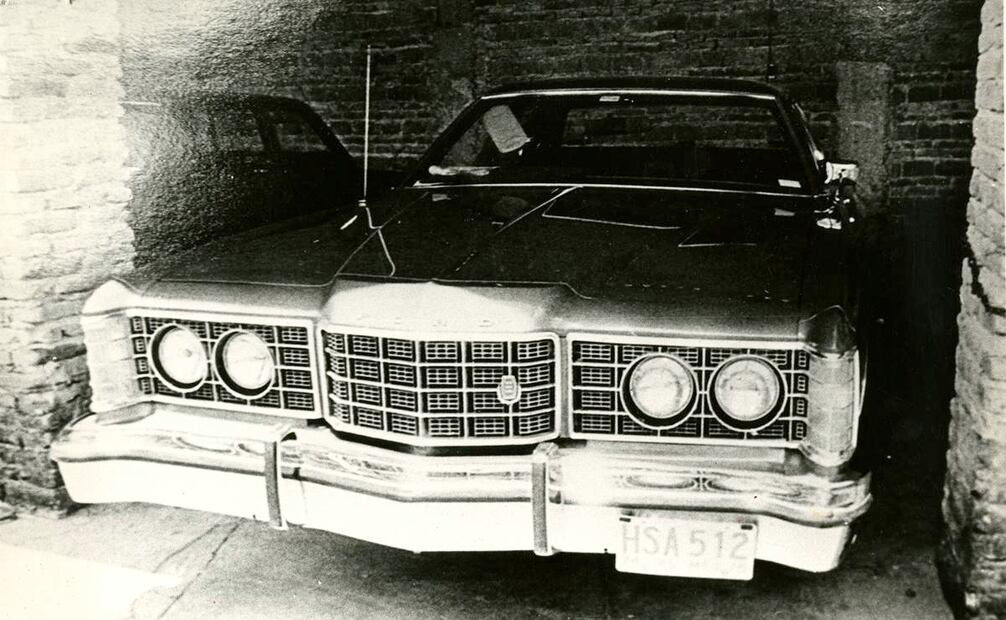 El licenciado Zuno viajaba en este Ford Galaxie, modelo de aquel año 74, cuando ocurrió su captura en la esquina de la avenida Revolución y la calle Constanza. Archivo EL UNIVERSAL.