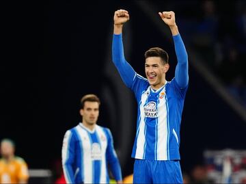 El Espanyol de César Montes se impone al Real Betis de Andrés Guardado