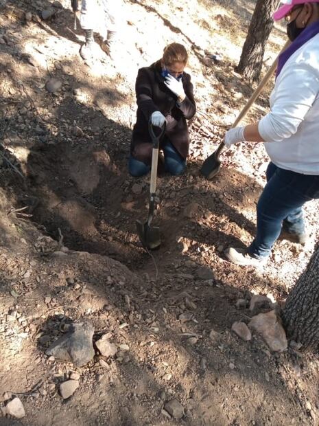 Madres Buscadoras de Sonora encuentran 5 osamentas en Nogales