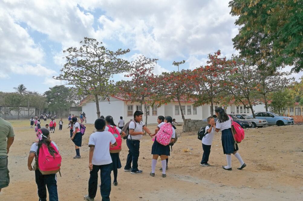 En la auditoría a recursos del Fondo de Aportaciones para la Nómina Educativa se detectaron retribuciones a docentes cuya asistencia no se acreditó. Foto: ROSELIA CHACA. EL UNIVERSAL