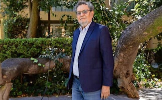 "Frente a la barbarie, las ideas fracasan o tardan en plantarse”: Élmer Mendoza