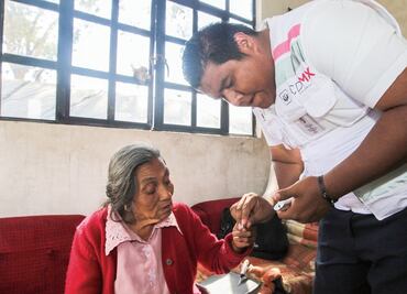 "Constitución y Médico en tu Casa, sello de Mancera"