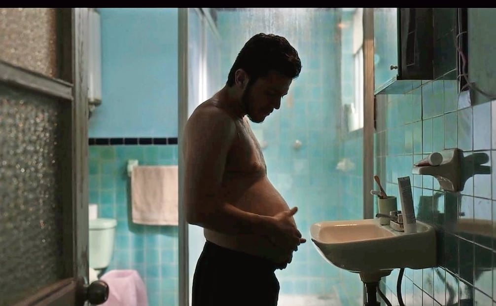 En Soy Mario, un hombre trans de 40 años, que trabaja como taxista, ve cómo su vida y sus planes cambian radicalmente gracias a un embarazo. Foto: Mandarina Cine