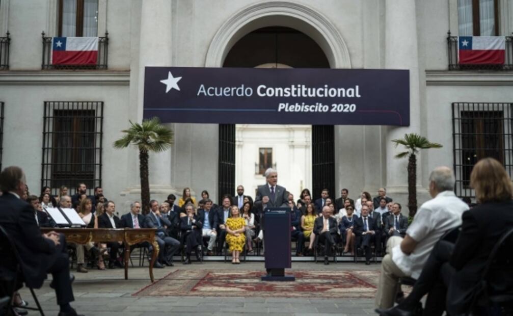 Piñera firma ley para convocar a plebiscito sobre nueva Constitución en Chile