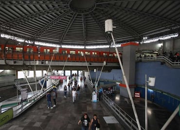 VIDEO: Tras lluvias intensas, reportan encharcamientos y goteras en pasillos de estación San Lázaro del Metro
