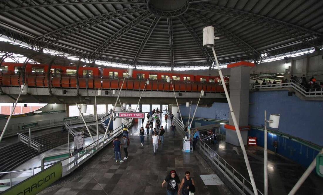 La estación San Lázaro presenta encharcamientos y goteras tras las fuertes lluvias. Foto: Archivo/EL UNIVERSAL