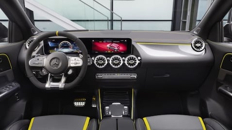 Demandan a Mercedes AMG por supuestas quemaduras en asientos; conductores acusan lesiones causadas por logotipo