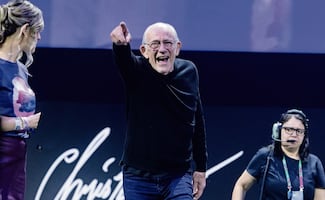 Christopher Lloyd, el “Doc Brown”, llega al 2026 listo para trabajar: “Estoy esperando que suene el teléfono”