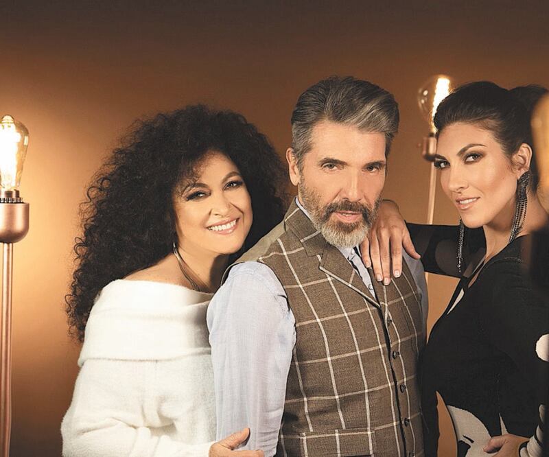 Reestrena tema con la participación de su esposa, Amanda Miguel y su hija, Ana Victoria. Diam Music