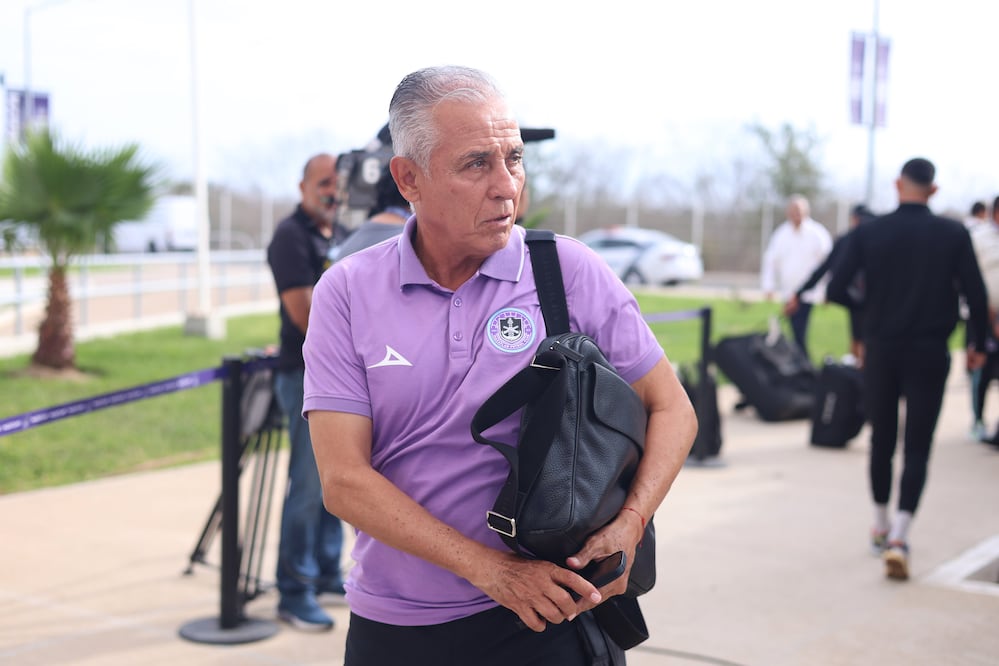 Sergio Bueno, director técnico de Mazatlán, durante la fase regular del torneo Clausura 2026 - Foto: Imago7