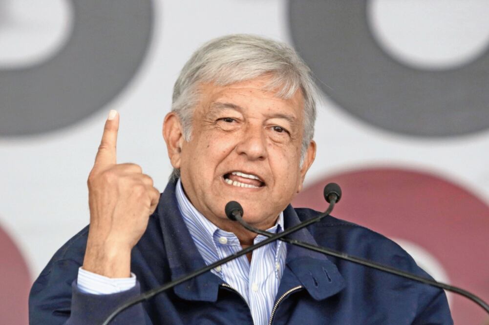 No lo descartan. Coordinadores de algunas corrientes internas del PRD dicen que se debe analizar la posibilidad de respaldar a Andrés Manuel López Obrador (ARCHIVO. EL UNIVERSAL)