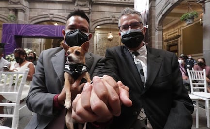 Celebran boda colectiva LGBTTTIQ+ en Palacio Municipal de Puebla