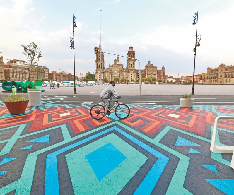 Los colores y representación de tejidos oaxaqueños fueron consensados con distintas instituciones que protegen el patrimonio cultural de nuestro país como el INAH. VALENTE ROSAS. EL UNIVERSAL