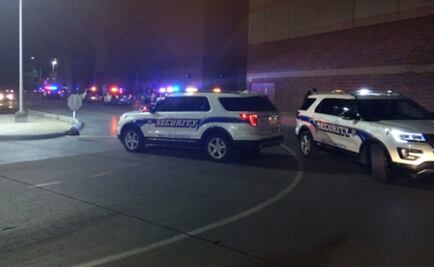 Reportan al menos dos personas apuñaladas en centro comercial de Minesota