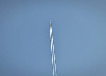 Ejército de EU derriba OVNI en lago de Hurón, reportan