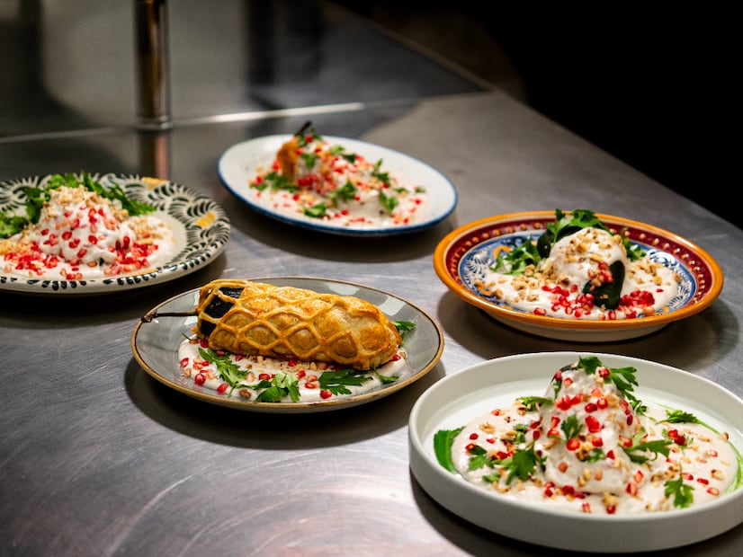 Le Bistro Palacio tiene una versión de chile en nogada envuelto en hojaldre. Foto: cortesía El Palacio de Hierro