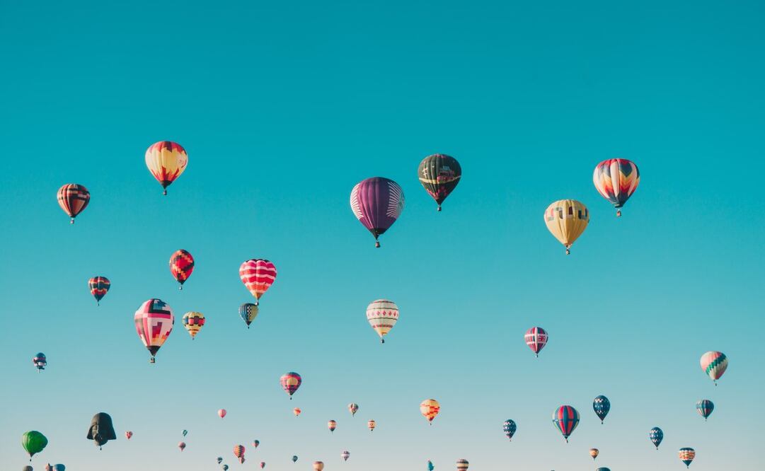 La CDMX tiene preparadas muchas sorpresas este mes, incluido un espectáculo de globos aerostáticos. Imagen: Unsplash