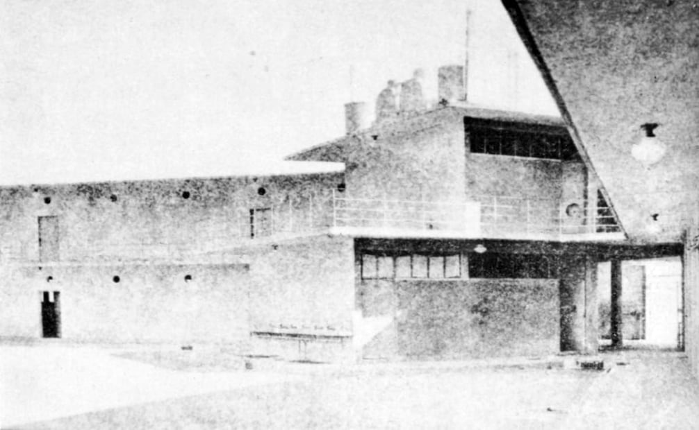 La Escuela Primaria Fco. Giner de los Ríos, en la esquina de Isabel la Católica con José Ma. Roa (colonia Obrera) costó 26 mil pesos de 1932. Tenía catorce salones, almacén y departamento médico. Colección Villasana.