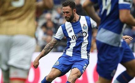 Porto se queda con Miguel Layún