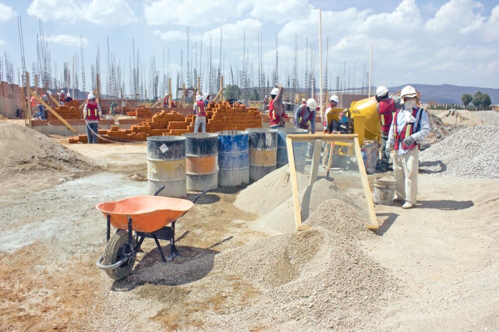 Uno de los sectores económicos con mayor pérdida porcentual anual en puestos de trabajo fue el de la construcción. Foto: Archivo / EL UNIVERSAL