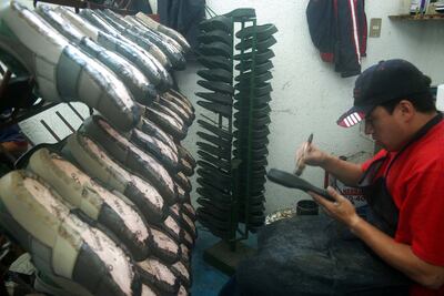 Sin apoyos federales y con desplome de ventas se paraliza industria del calzado: Canaical