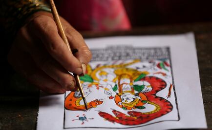 Familia de Nepal intenta salvar arte moribundo