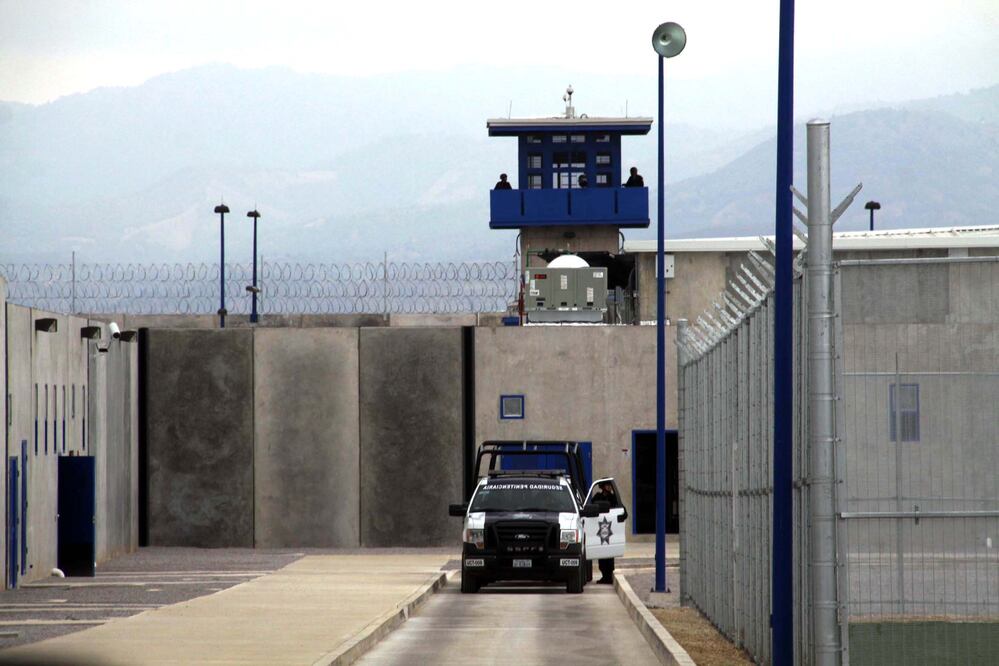 CNDH ve situaciones de riesgo en cárceles del Edomex