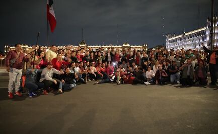 Llegan la noche del viernes primeros asistentes al Zócalo para mitin de AMLO del 18 de Marzo