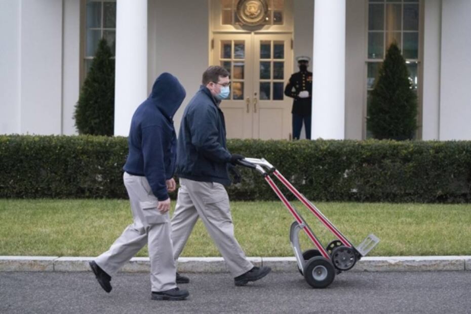 Llega camión de mudanzas a la Casa Blanca; imagen se viraliza en redes