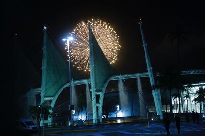 Clausuran Congreso del SNTE con fuegos artificiales