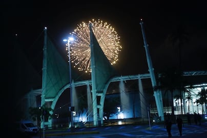 Clausuran Congreso del SNTE con fuegos artificiales