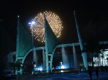 Clausuran Congreso del SNTE con fuegos artificiales