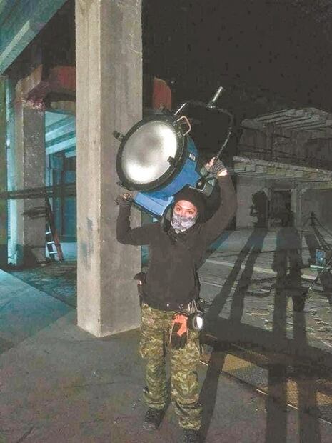 Amazonas mexicanas cargan e iluminan el set