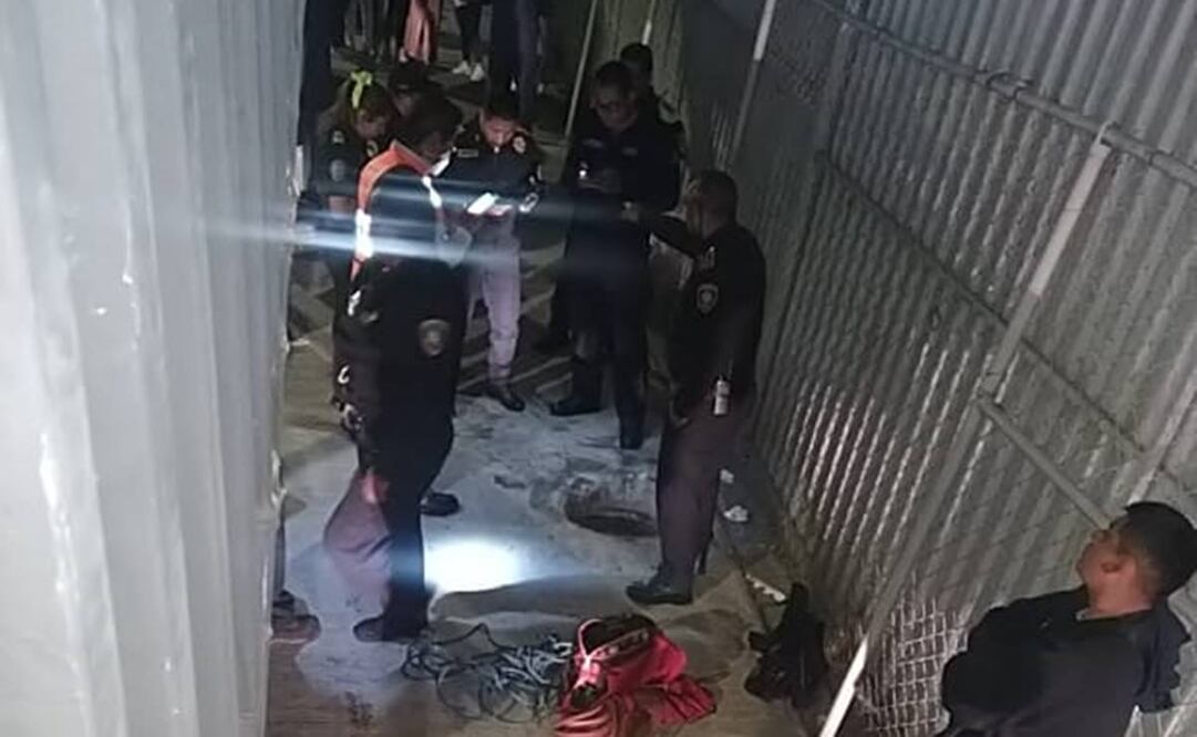 Dos hermanas caen a coladera destapada. Foto: Especial.