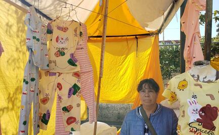Mujeres ambulantes trabajan con normalidad en "un día sin nosotras"