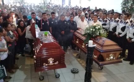 Realizan homenaje a edil y síndico de Jalapa de Díaz asesinados en festejo navideño