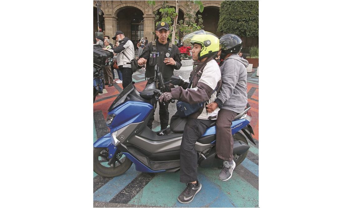 Motociclistas se reunieron con autoridades del gobierno local. Foto: Carlos Mejía / EL UNIVERSAL