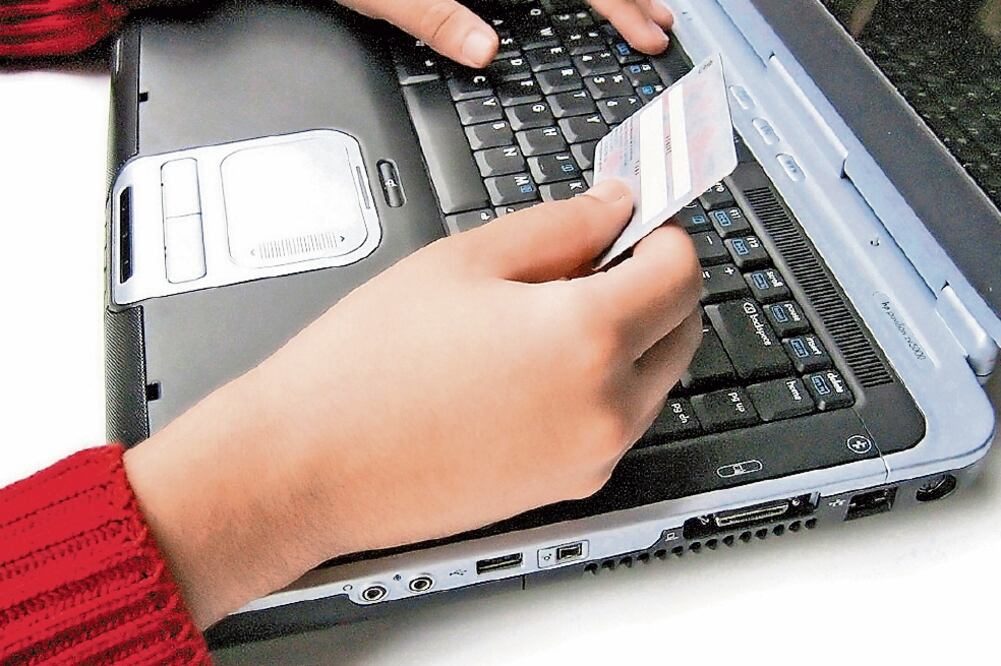 Volumen. En México el comercio electrónico movilizó más de 655 millones de pesos durante el año 2015 (ARCHIVO EL UNIVERSAL)