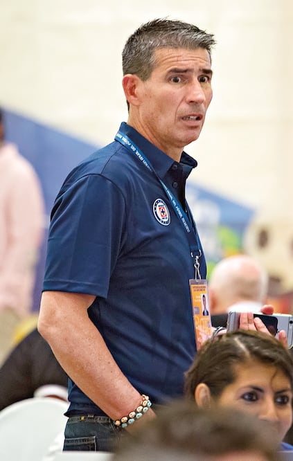 Eduardo de la Torre prácticamente tiene armado al equipo cementero (IMAGO7)