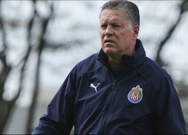 Ricardo Peláez desmiente salidas de jugadores en Chivas