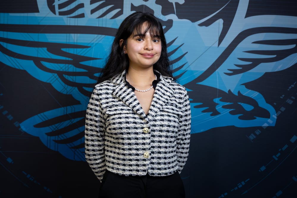 La joven que reclamó a los diputados durante la entrega del Premio de la Juventud 2025 habla de justicia, dignidad y la fuerza de la juventud mexicana.
Foto: El Universal 