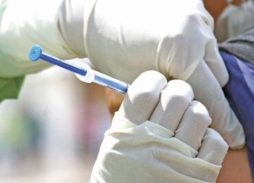 Reportan acarreos de Siervos de la Nación a puntos de vacunación en Salamanca