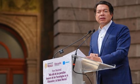 SEP convoca a debatir sobre riesgos y uso de tecnologías digitales en aulas; propone regulación